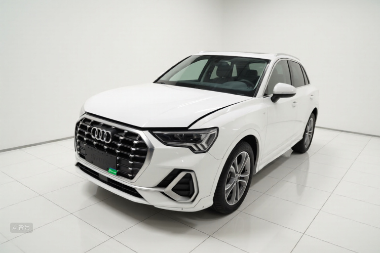 Audi Q3 2020 car image #2
