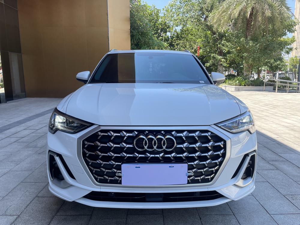 Audi Q3 2024 car image #2