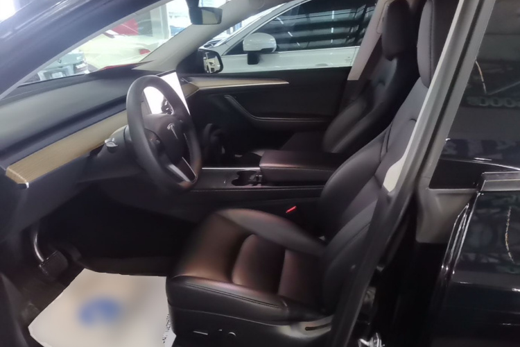 Tesla Model Y 2022 #19 Tesla Model Y 2022 car image #19