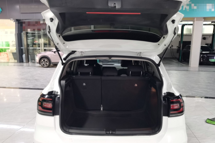 Volkswagen Tacqua 2020 car image #19