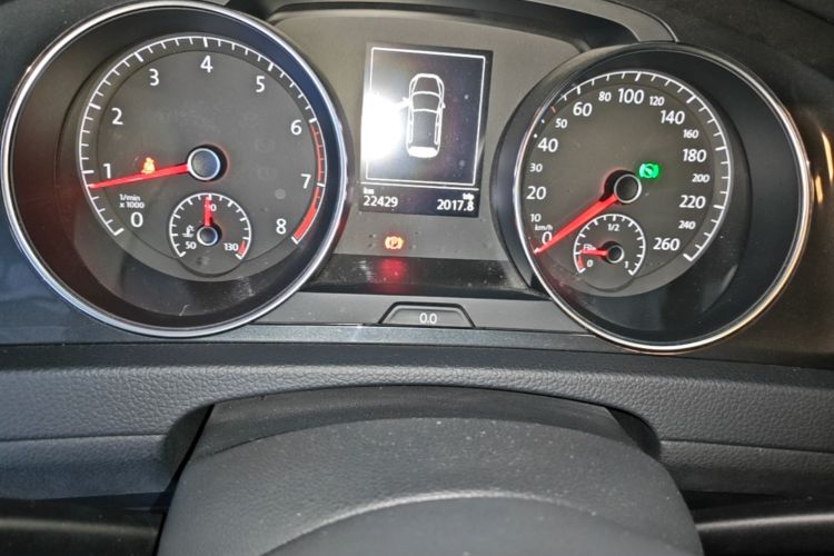 Volkswagen Golf 2019 car image #12