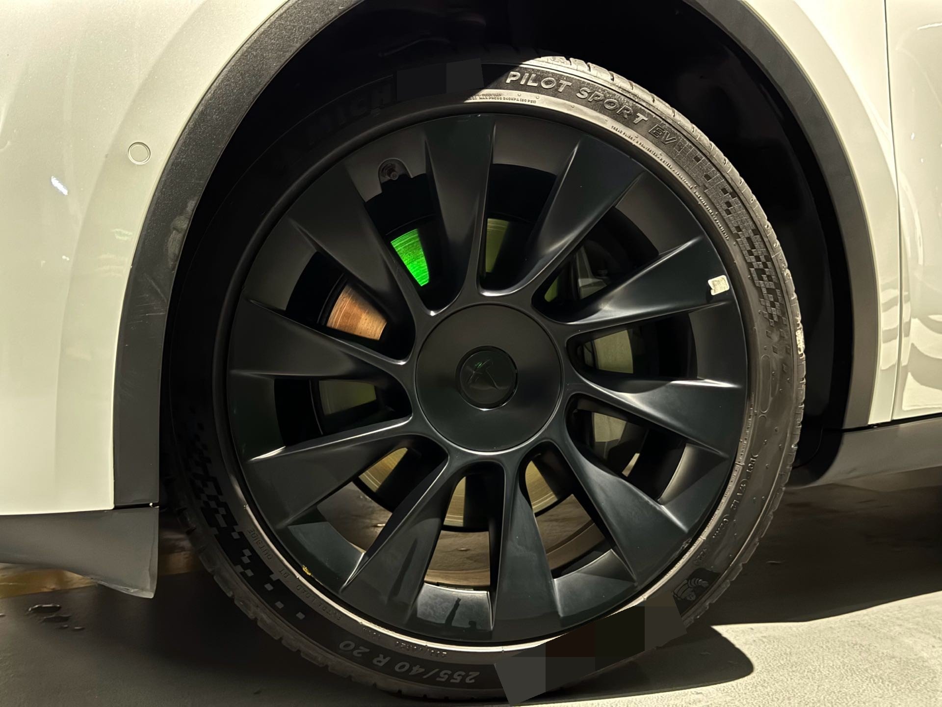 Tesla Model Y 2023 #6 Tesla Model Y 2023 car image #6