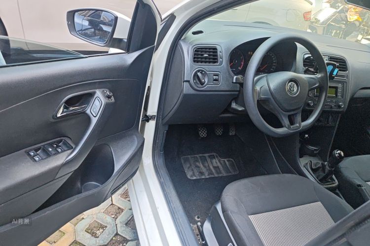 Volkswagen Polo 2015 #18 Volkswagen Polo 2015 car image #18