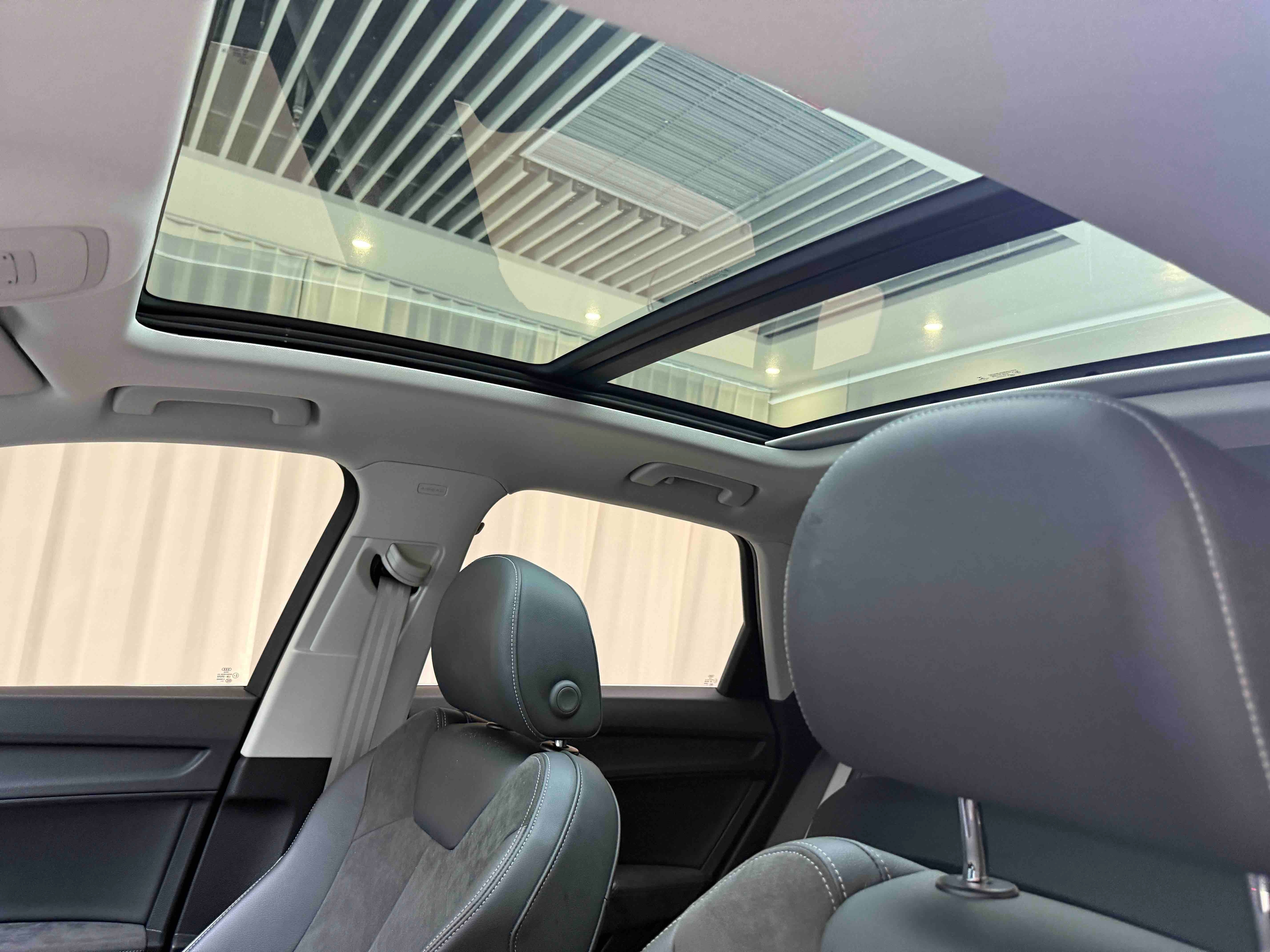 Audi Q3 2021 car image #9