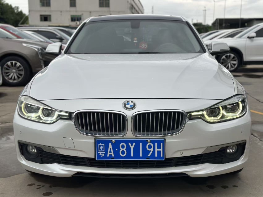 BMW 3 Series 2018 car image #2