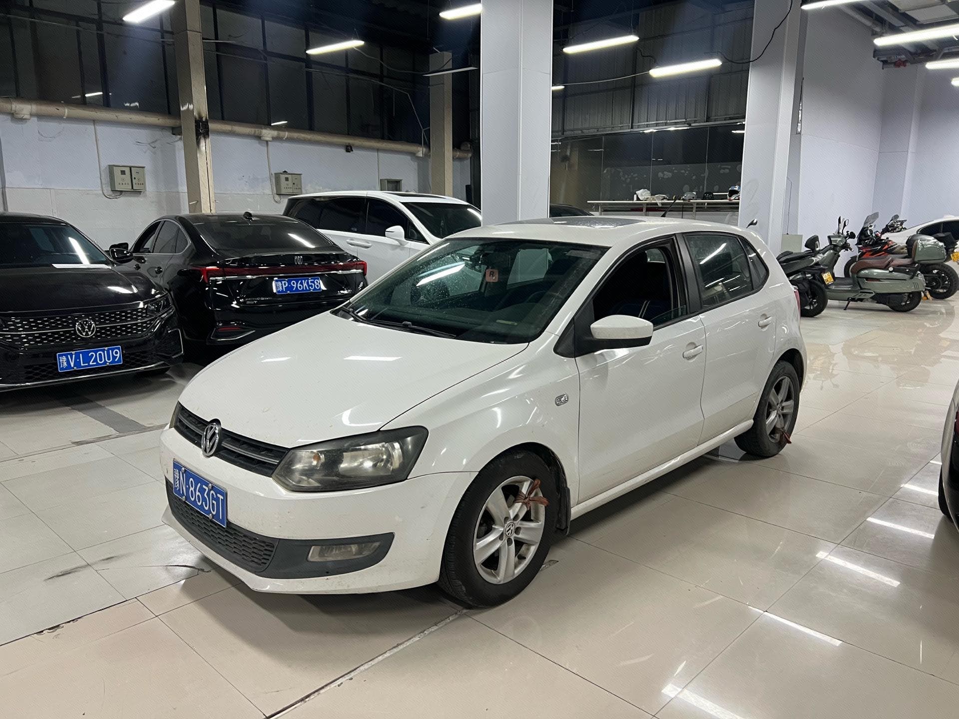 Volkswagen Polo 2012 car image 