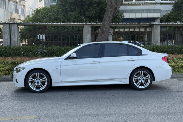 BMW 3 Series 2017 car image #9