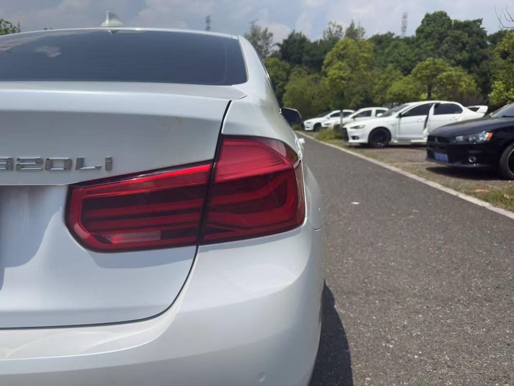 BMW 3 Series 2019 #8 BMW 3 Series 2019 car image #8