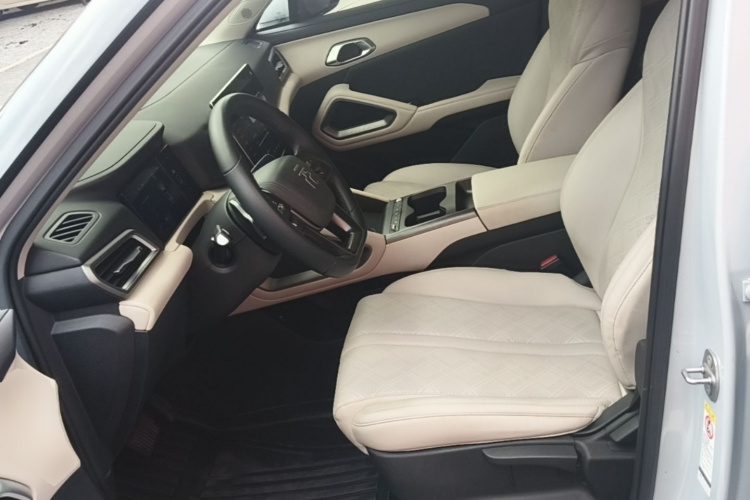 BYD YuanUP 2025 car image #15