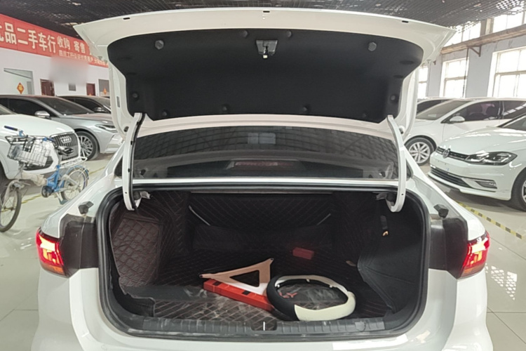 GEELY Emgrand 2025 car image #21