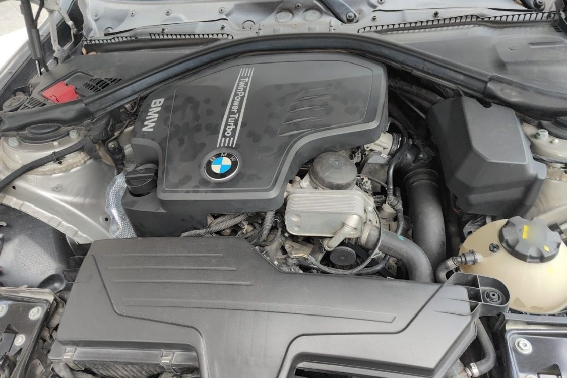BMW 3 Series 2015 car image #10