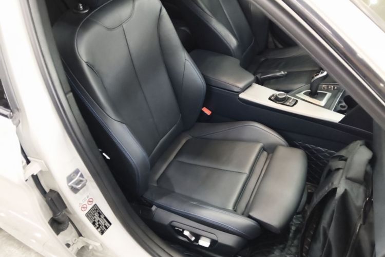 BMW 3 Series 2019 #24 BMW 3 Series 2019 car image #24