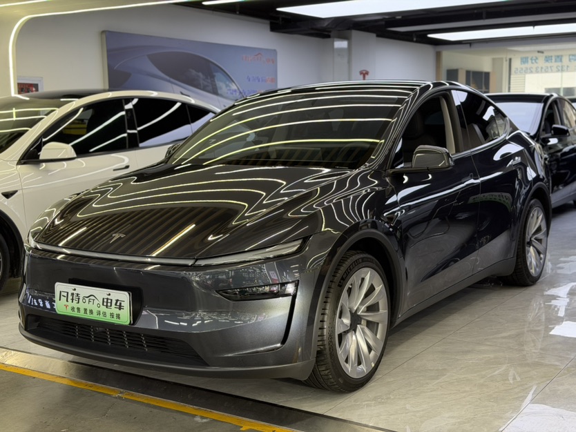 Tesla Model Y 2025 #3 Tesla Model Y 2025 car image #3