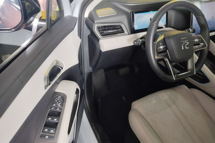 BYD YuanUP 2024 #16 BYD YuanUP 2024 car image #16