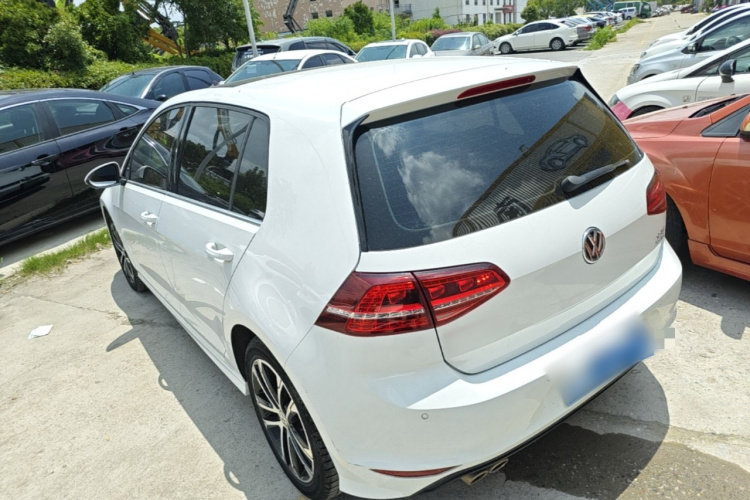 Volkswagen Golf 2017 car image #7
