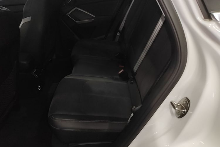Audi Q3 2022 car image #17