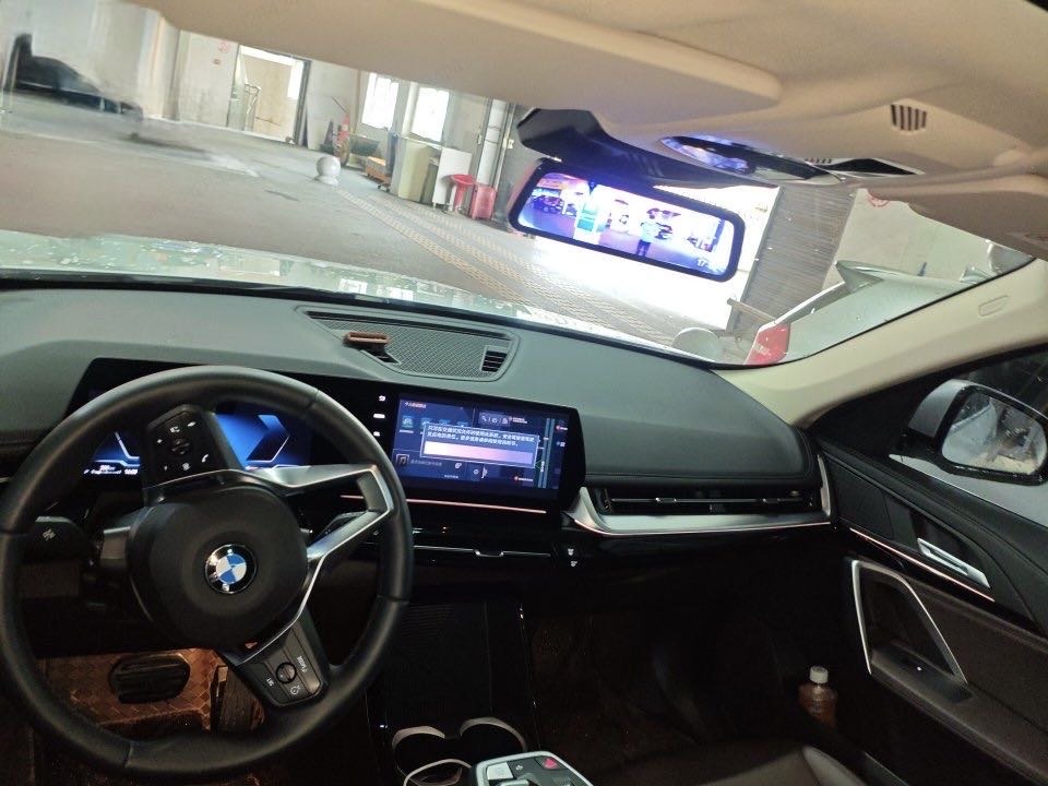 BMW X1 2024 car image 