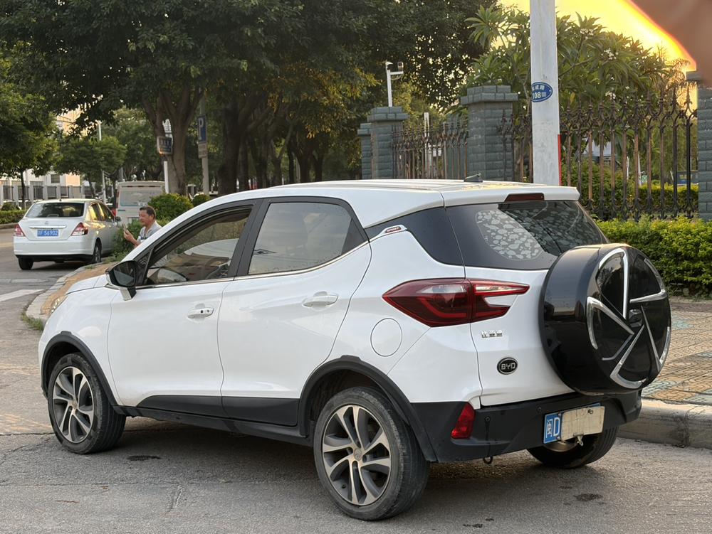 BYD Yuan 2018 car image #4