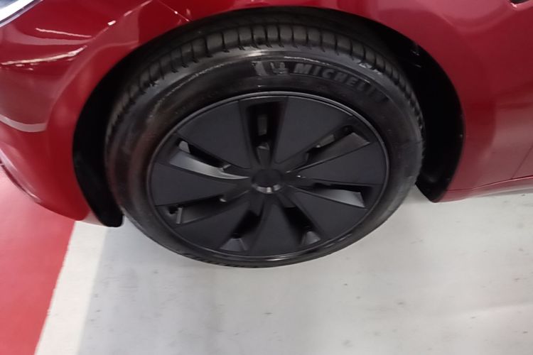 Tesla Model 3 2024 car image #9