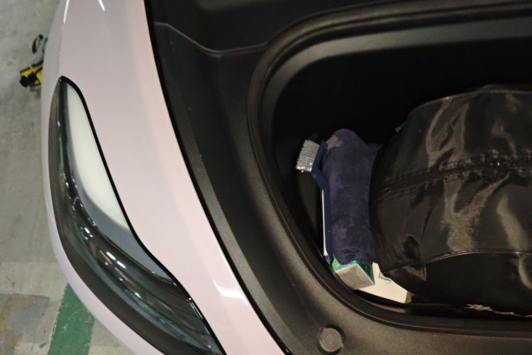 Tesla Model Y 2023 #25 Tesla Model Y 2023 car image #25