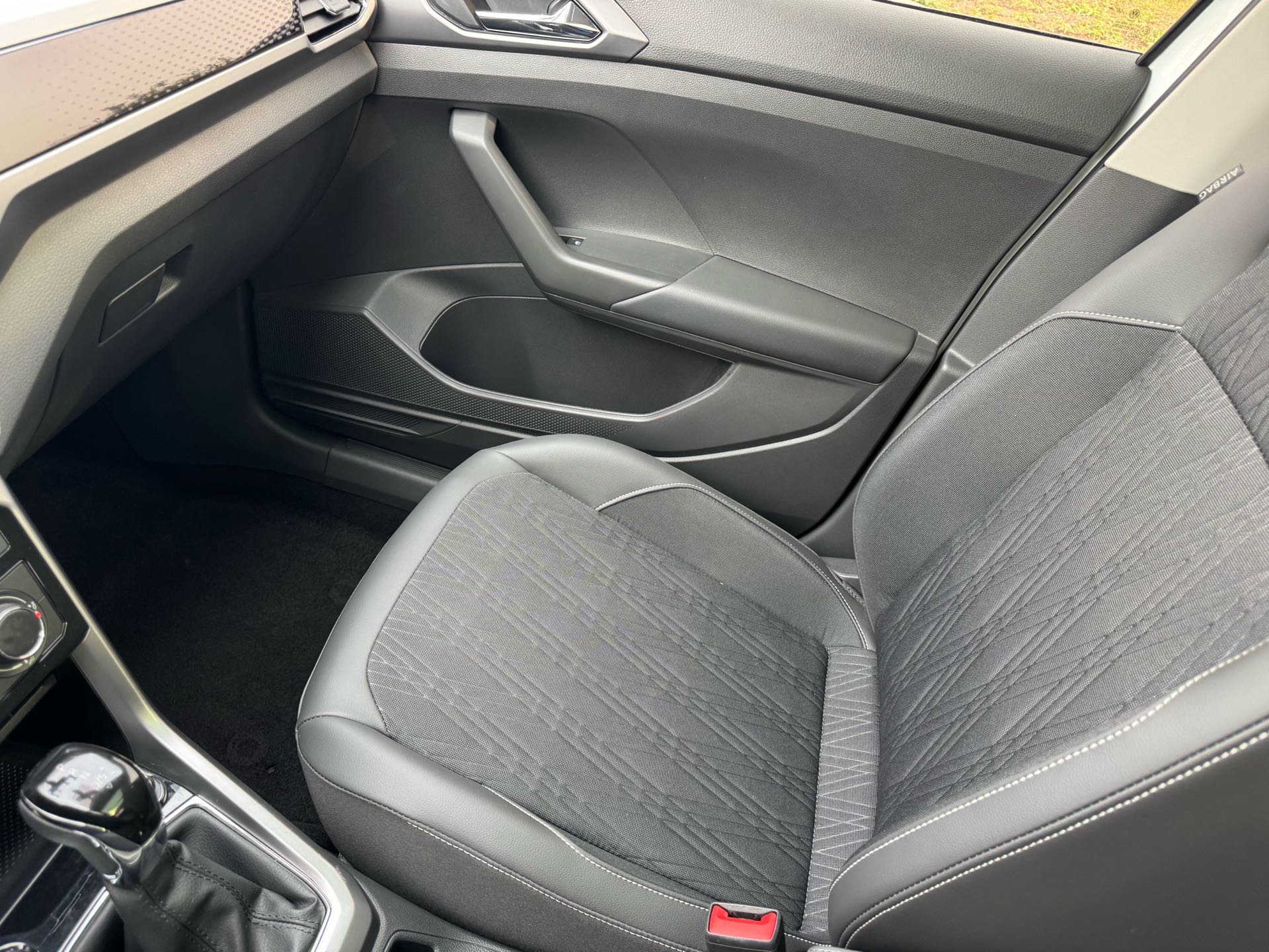 Volkswagen T-Cross 2023 car image #15