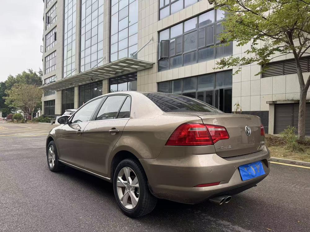 Volkswagen Bora 2014 car image #5