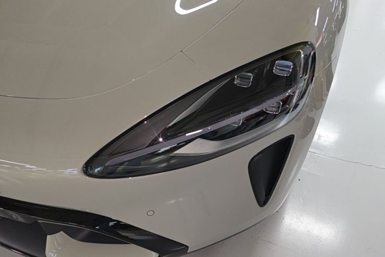 2026 #23 2026 imagen de coche #23