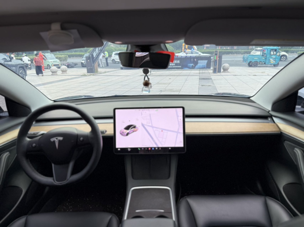 Tesla Model 3 2021 car image #4