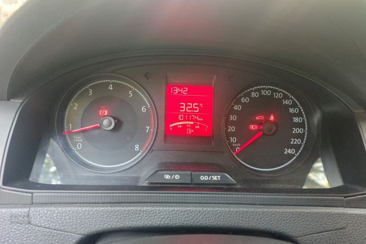 Volkswagen Santana 2018 car image #13