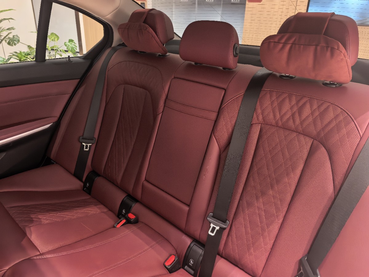 BMW i3 2023 car image #6