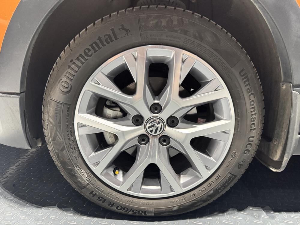 Volkswagen Polo 2015 car image #13