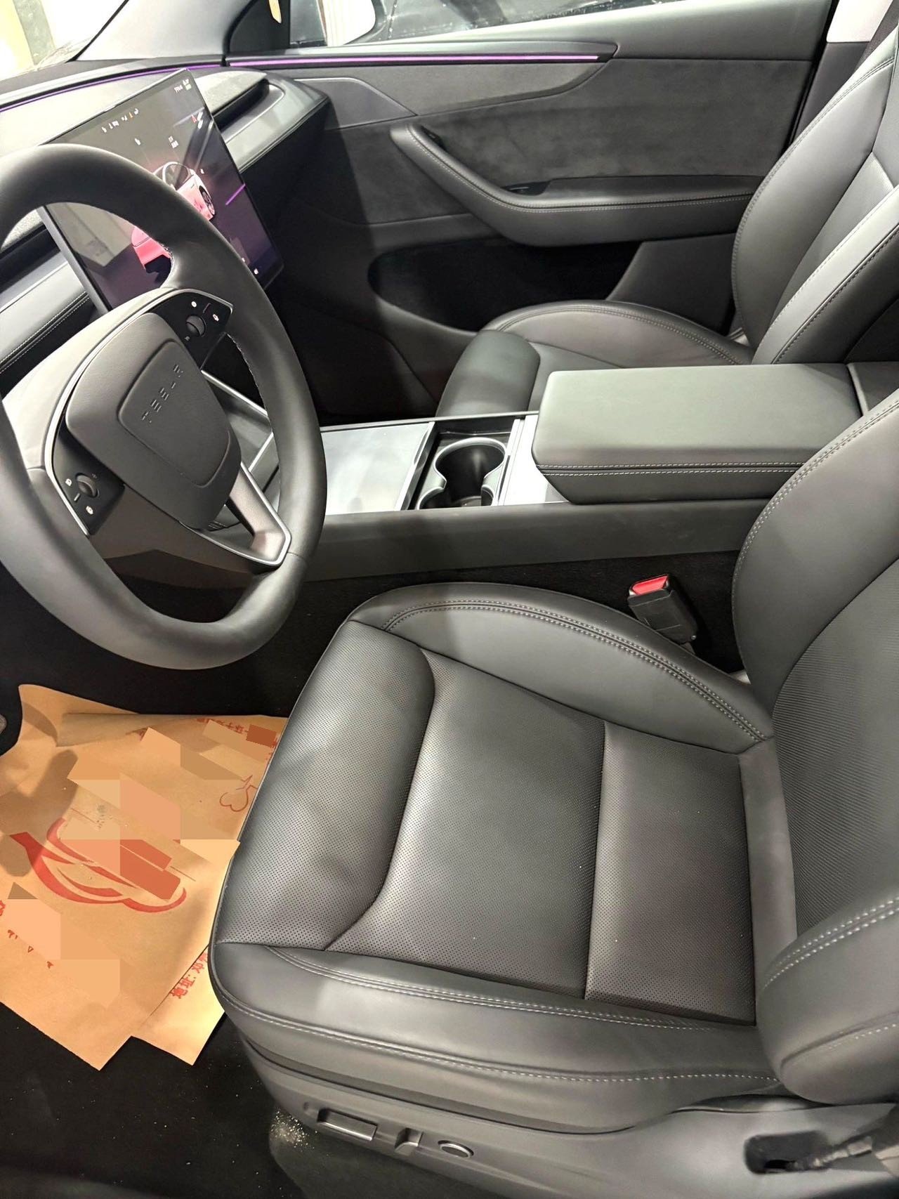 Tesla Model Y 2025 #4 Tesla Model Y 2025 car image #4