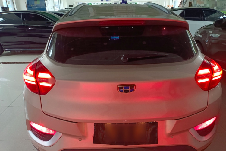 GEELY Emgrand GS 2018 car image #6