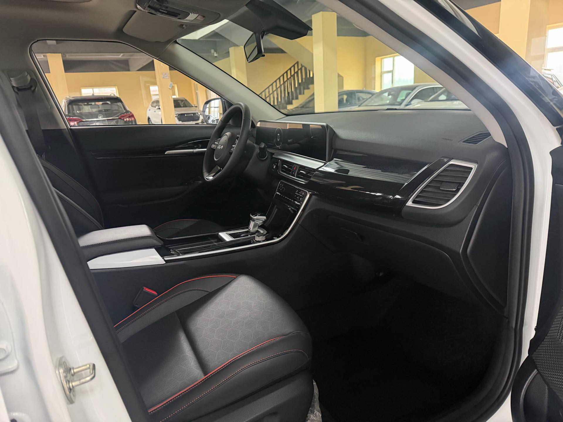 Kia Seltos 2023 car image #4