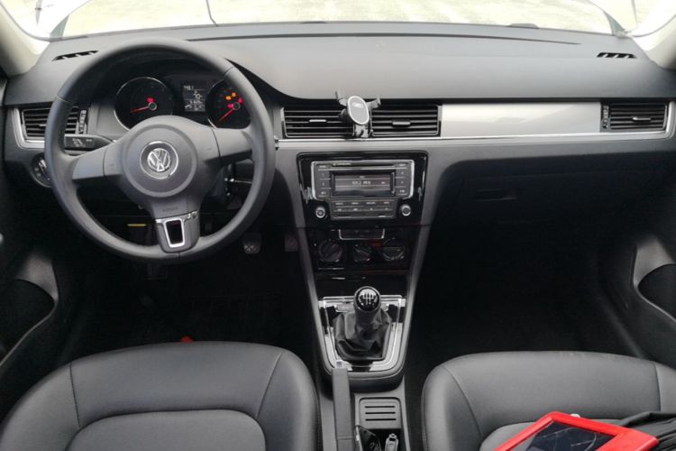 Volkswagen Bora 2015 car image #10