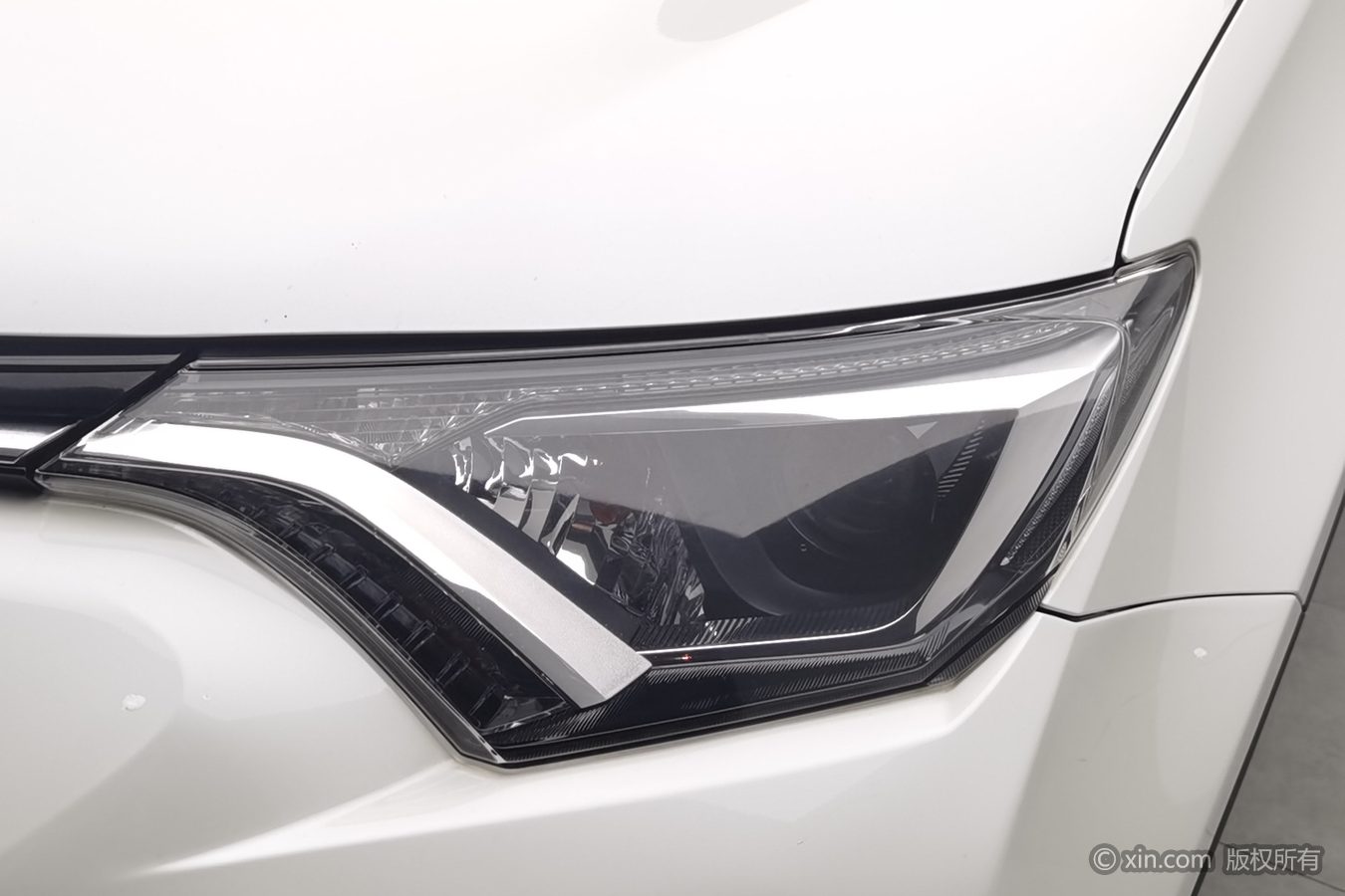 Toyota RAV4 2017 صورة سيارة #6