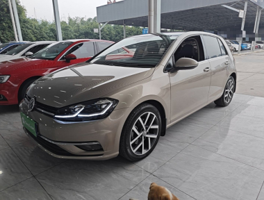 Volkswagen Golf 2019 Volkswagen Golf 2019 صورة سيارة
