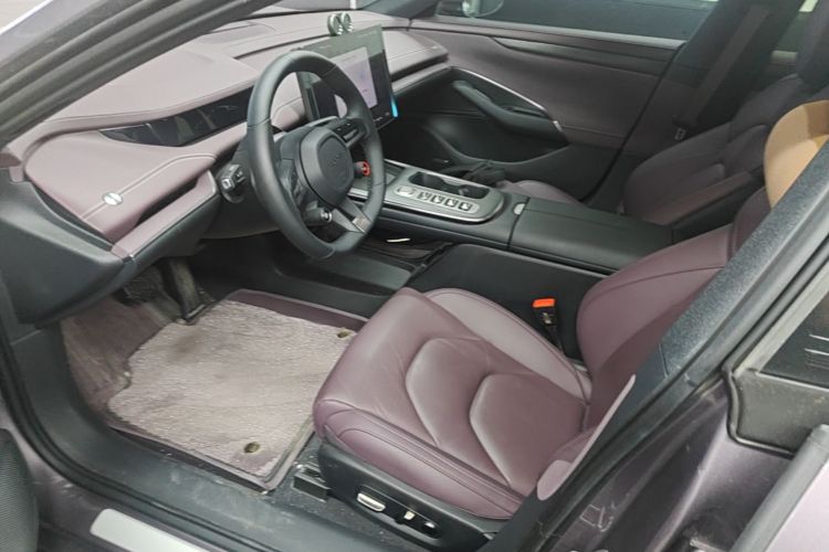 MI SU7 2025 immagine di auto #19