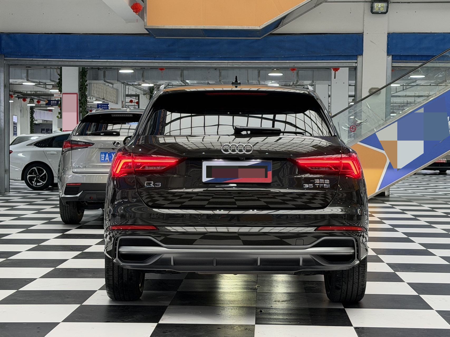 Audi Q3 2022 car image #16
