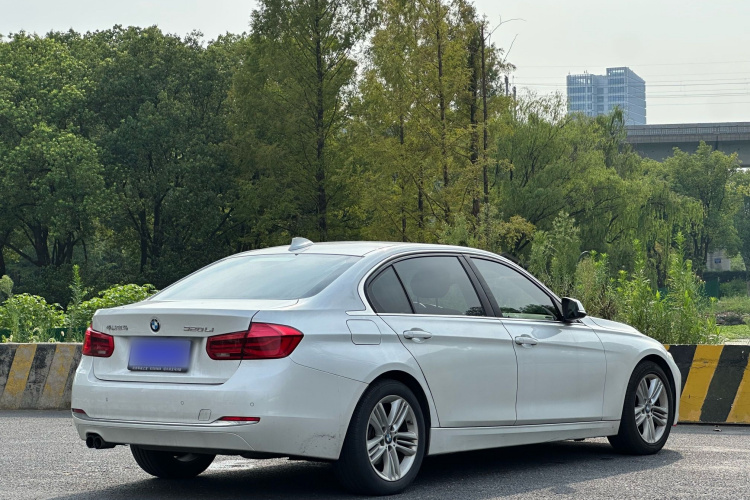 BMW 3 Series 2017 #7 BMW 3 Series 2017 car image #7