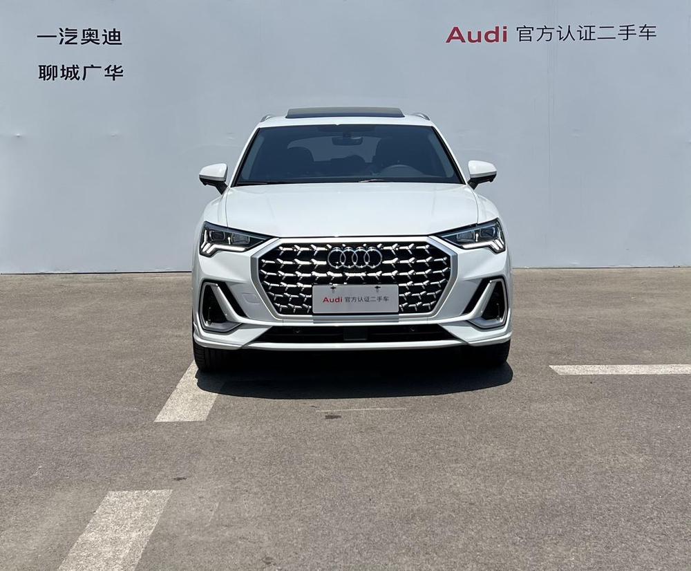 Audi Q3 2025 car image #2