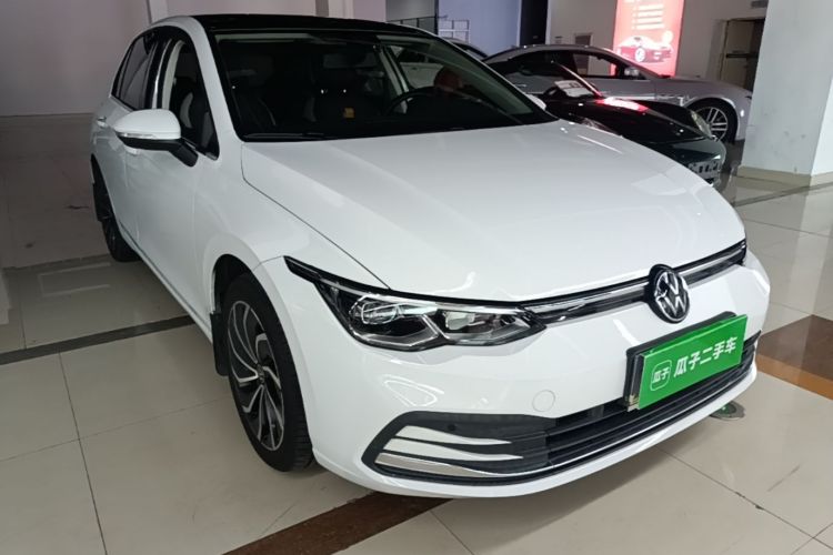 Volkswagen Golf 2021 car image #4