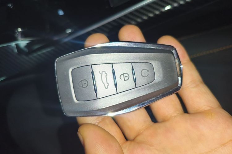 GEELY Coolray 2026 car image #9