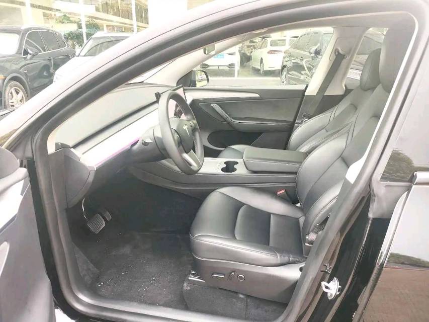 Tesla Model Y 2023 #6 Tesla Model Y 2023 car image #6