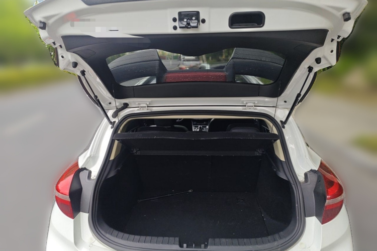 GEELY Emgrand GS 2019 car image #17
