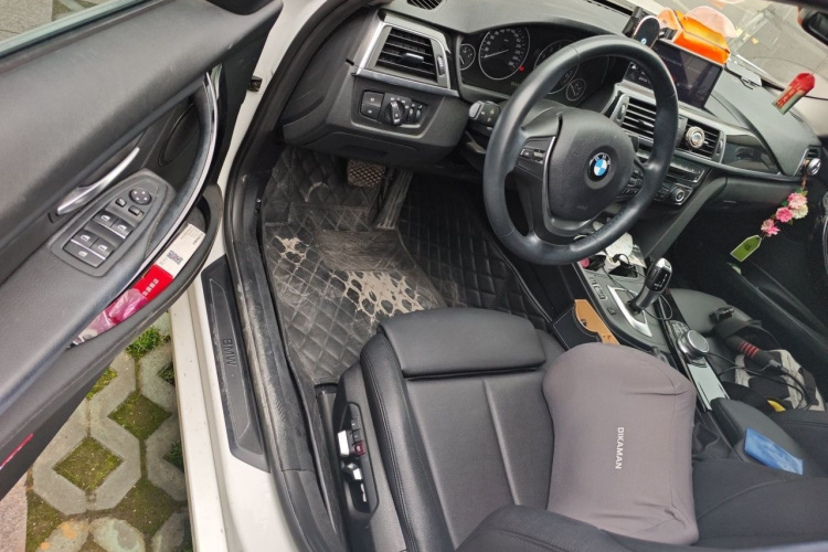 BMW 3 Series 2019 image de voiture #13