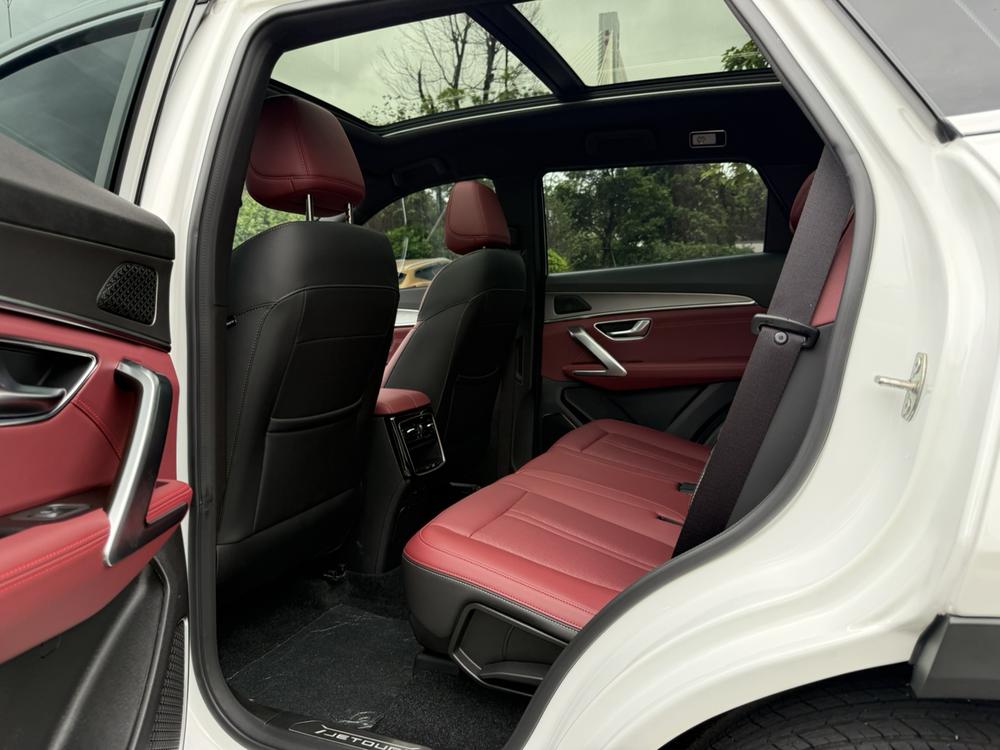 Jetour X70 PLUS 2025 #19 Jetour X70 PLUS 2025 car image #19
