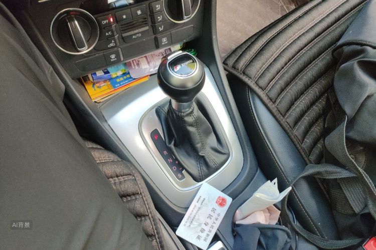 Audi Q3 2016 immagine di auto #16