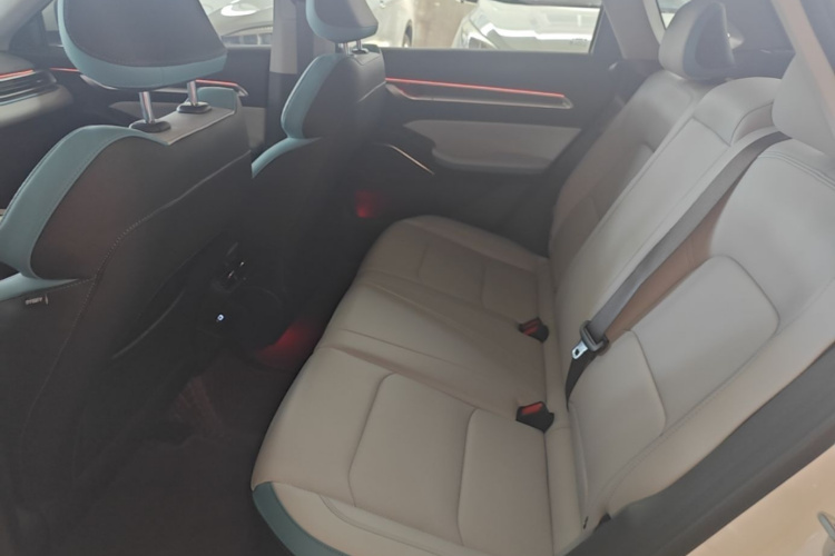 GEELY Emgrand 2025 #17 GEELY Emgrand 2025 car image #17