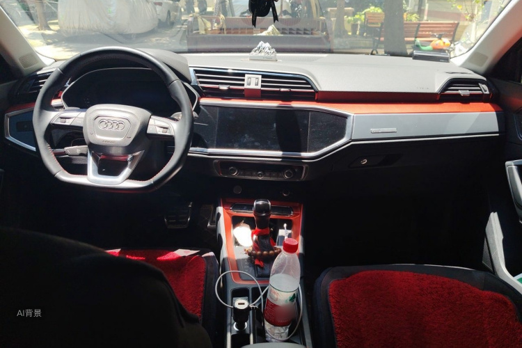 Audi Q3 2020 car image #11
